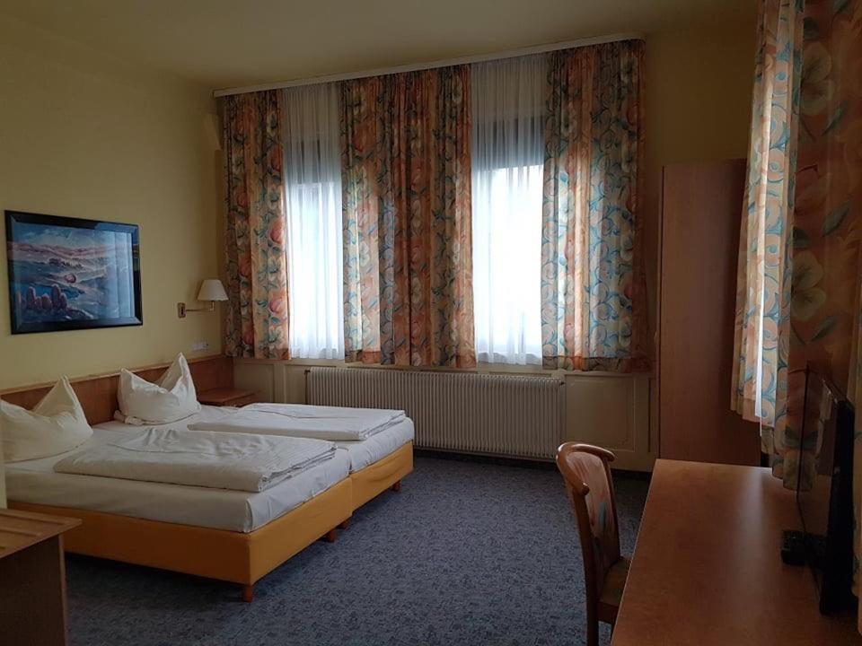 Traube Hotel Oeffingen 费尔巴赫 外观 照片